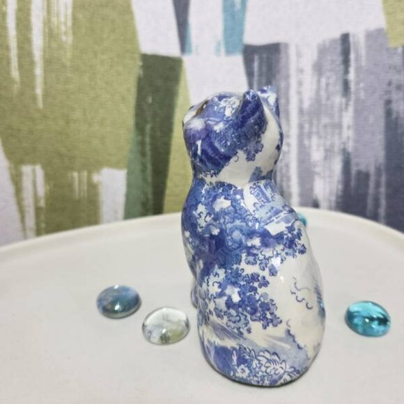 Blue Cat Decoupage Figurine By Linda Edgington Canada Kitten Sitting Collectible - Picture 8 of 9